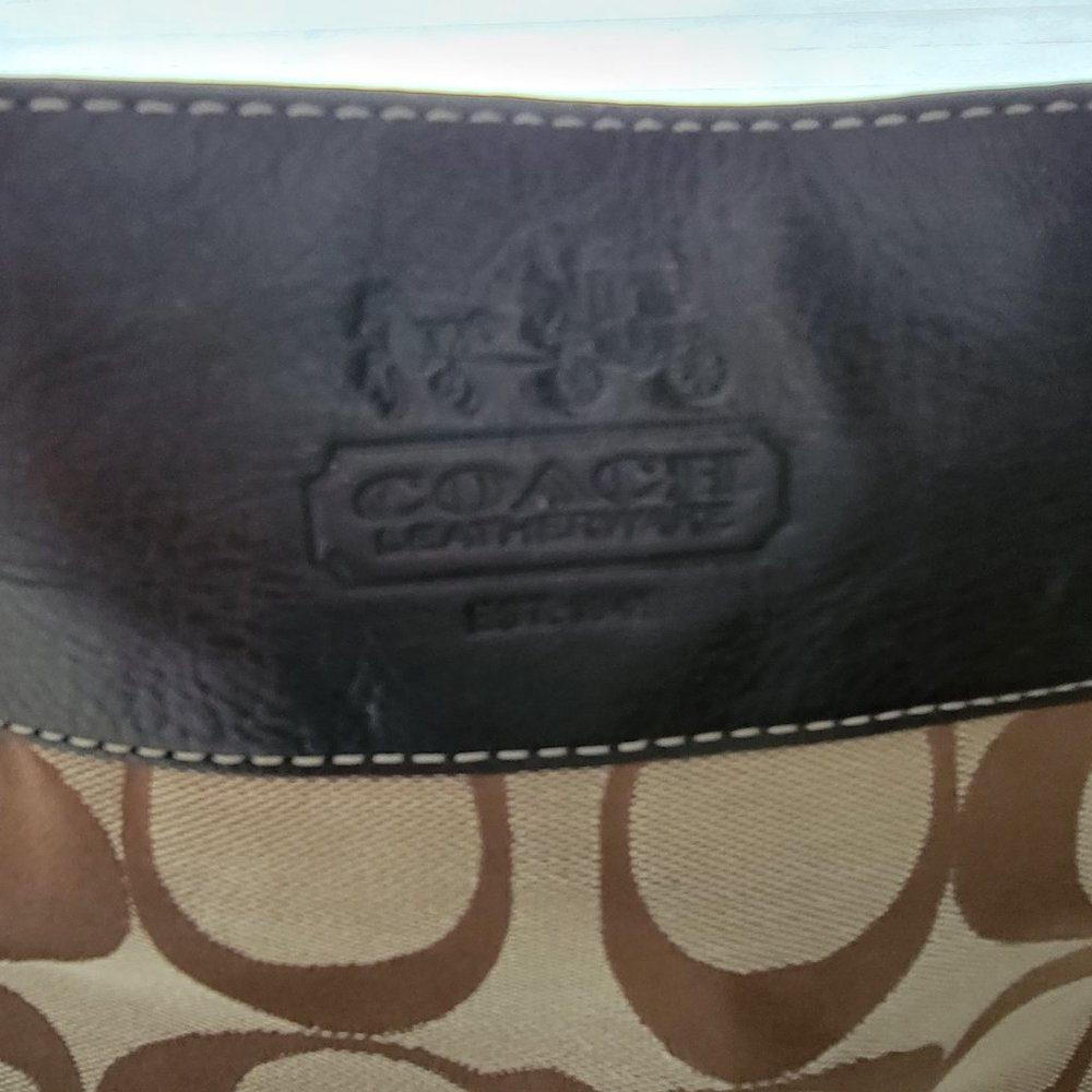 Coach Brown Signature Zoe Hobo Purse EUC! F12674 - Picture 2 of 16